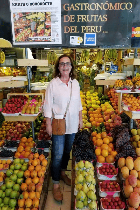 Caren in Lima fruit and vegetable store
