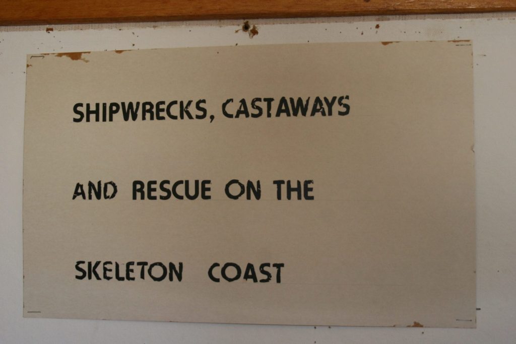 Skeleton_coast-shipwrecks_sign