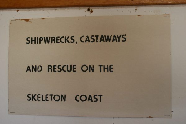 Skeleton_coast-shipwrecks_sign