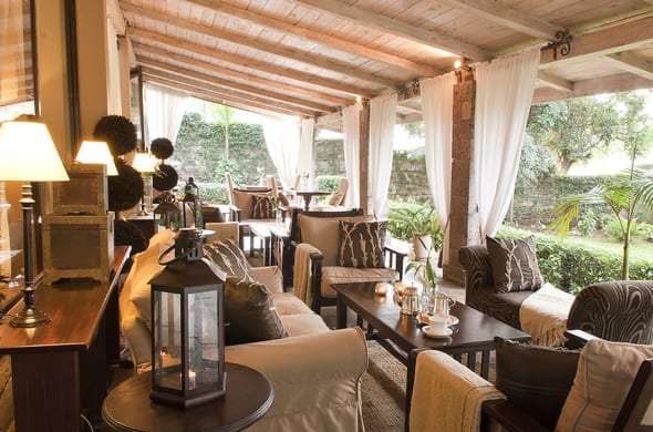 palacina-suites-terrace-restaurant-590x390