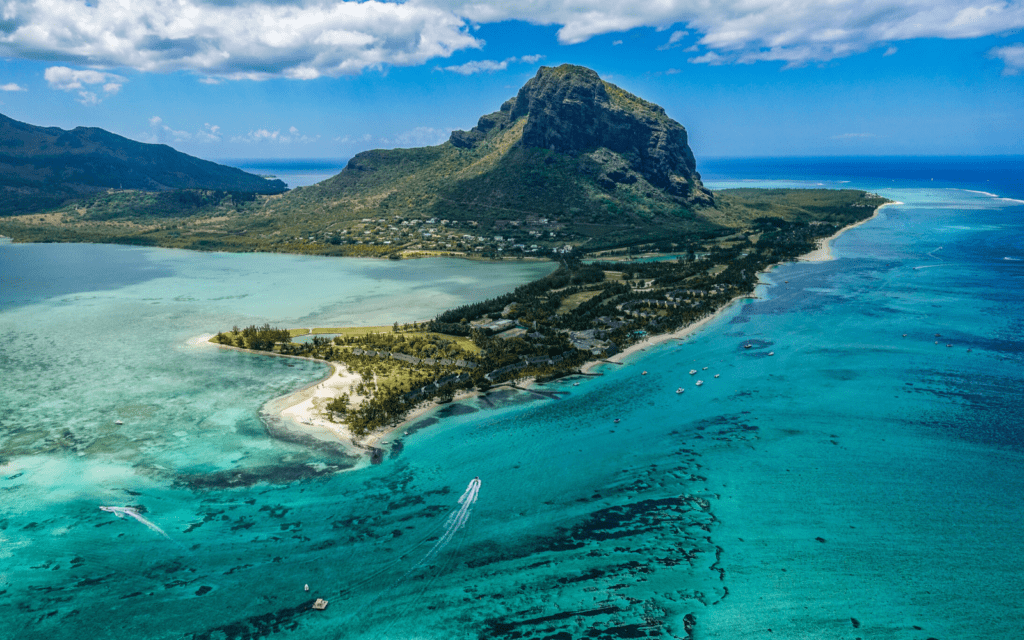 top honeymoon destinations in the world. luxury Mauritius vacation