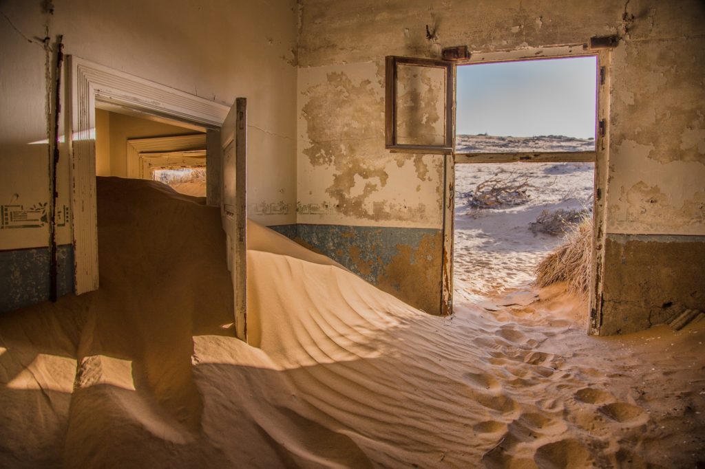 Kolmanskop, luxury Namibia safari